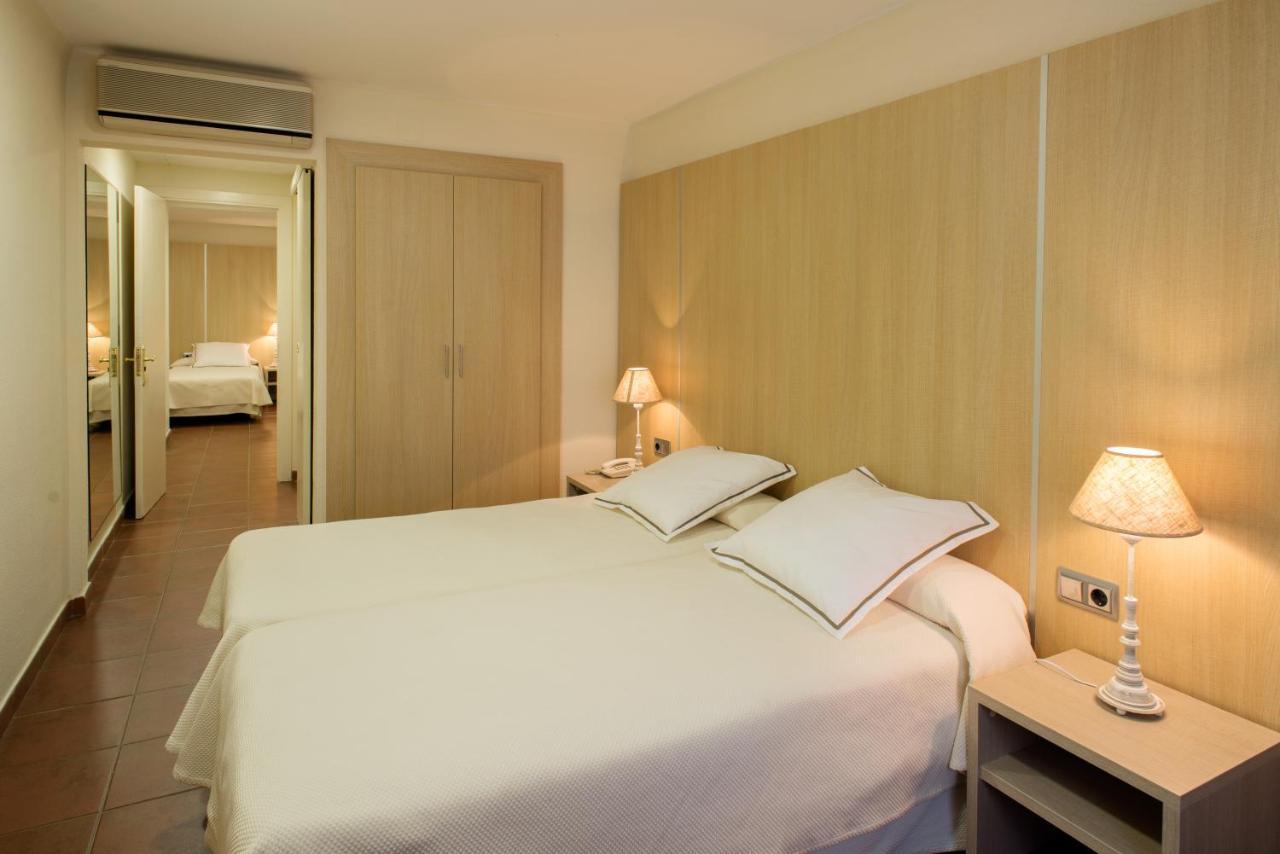 Hotel Capri Тоса де Мар Екстериор снимка