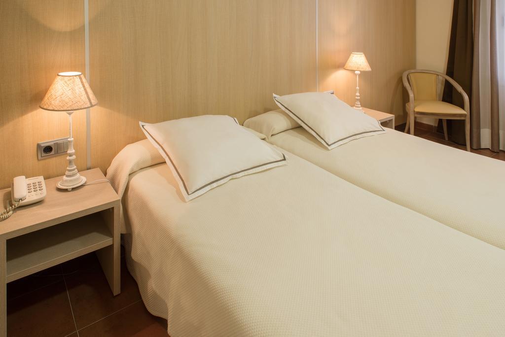 Hotel Capri Тоса де Мар Екстериор снимка