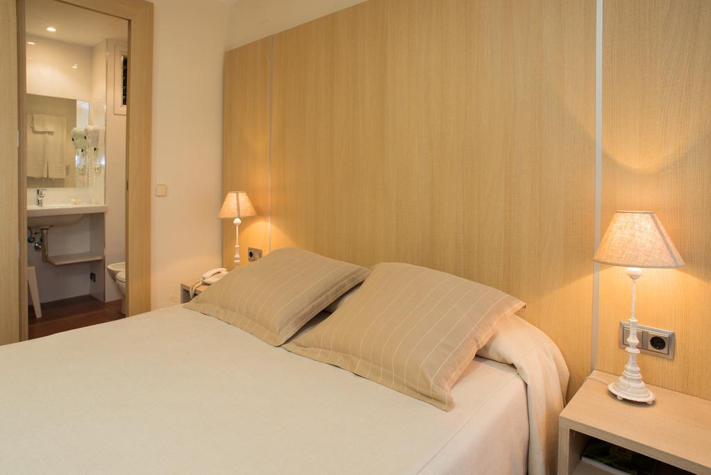 Hotel Capri Тоса де Мар Екстериор снимка