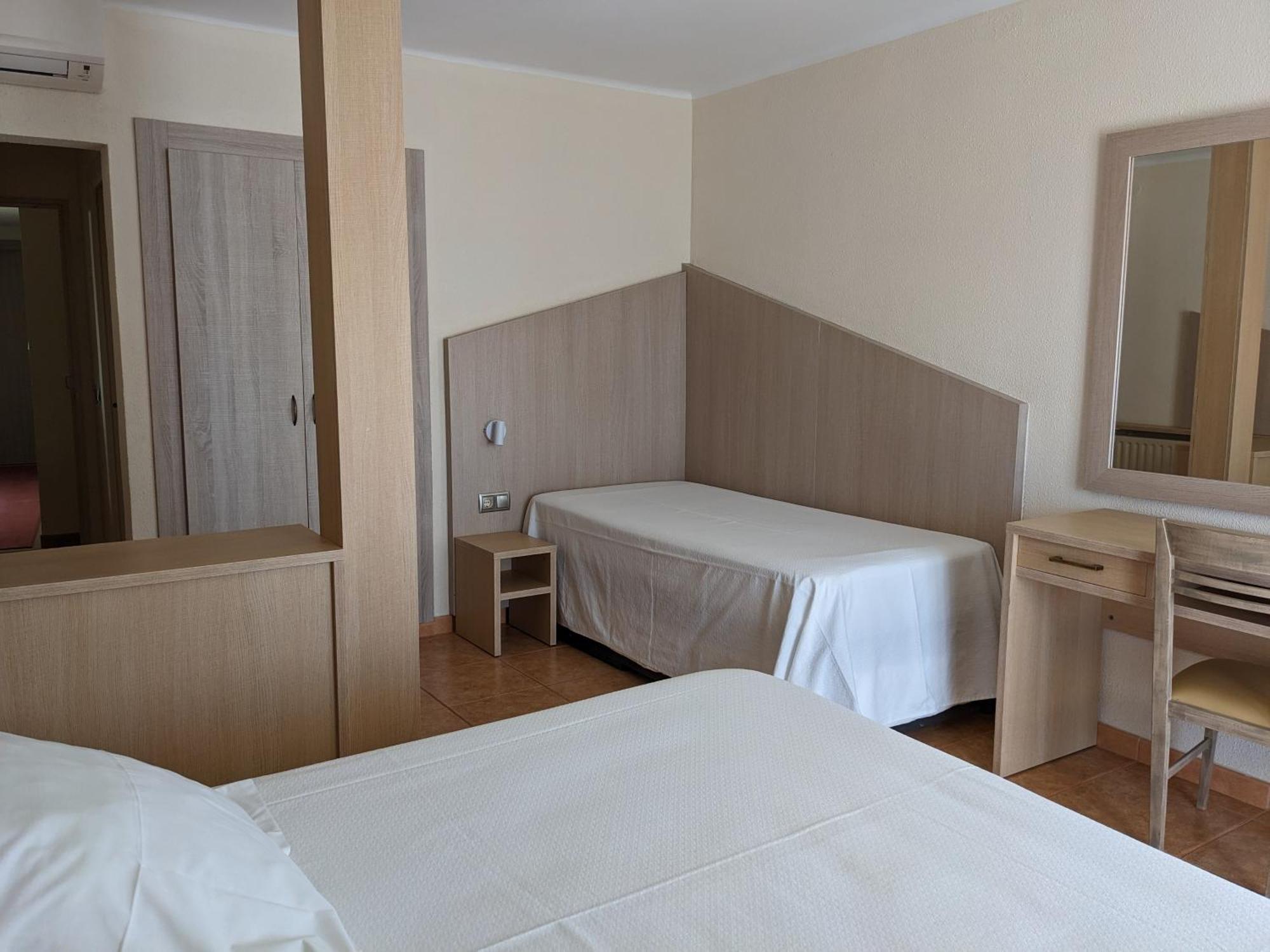 Hotel Capri Тоса де Мар Екстериор снимка
