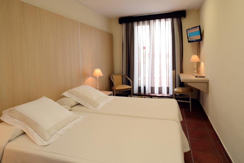 Hotel Capri Тоса де Мар Екстериор снимка